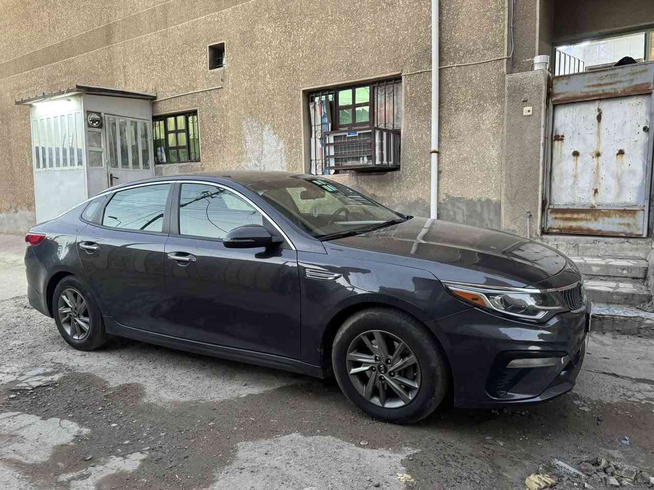 السلام عليكم كيا اوبتما للبيع موديل 2019 صور الحادث مرفقة وية الصور سيارة كل نقص موصفات تحكم ستيرن جهتين رادارات خلفية وامامية مري شفط شاشة جبيرة تحديد مسار وهواي بيها موصفات مكينة 2400  العنوان بغداد الجديدة سيارة رقم سليمانية تحويل ثاني يوم مستعجل ع بيعتها جوة السوك ب 10 ورقات للاستفسار ***********
