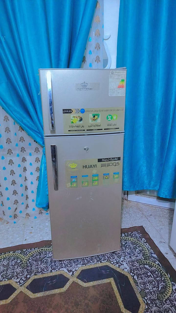 يا الله ثلاجه نوعيه رويال رحمان ام التاج  اخت الجديده لون ذهبي. فول تجميد تشتغل مولد ووطني قفل باب بيها شغال هم سعر 180  حجم 14 قدم  مكان كربلاء حي الميلاد للاستفسار ***********
