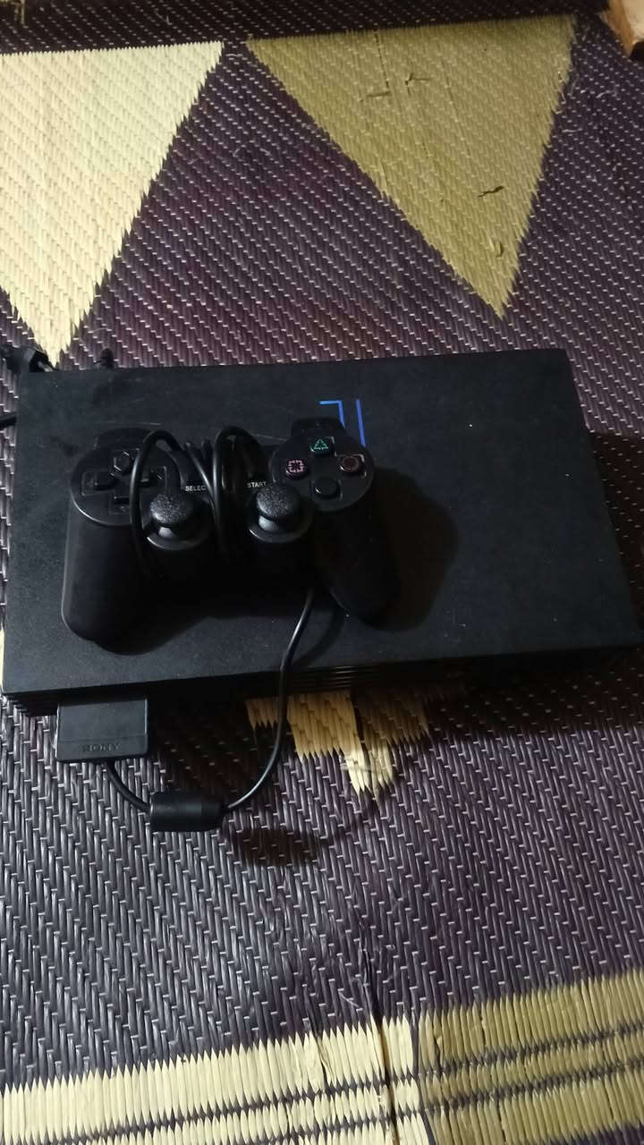 السلام عليكم سوني للبيع نضيف  السعر قفل 40 

***********
