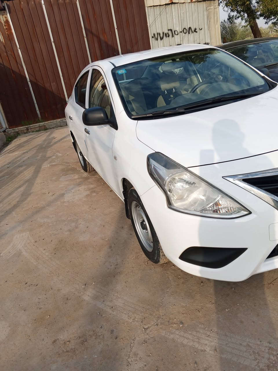 نيسان سني هندي موديل 2022 رقم بغداد بأسمي سياره جديده وبدون نقص على حاله الشركه جديده ماشيه 55 حقيقي بيها فقط بارد   على كد اصبعين مكانه ب صندوك مكان بغداد الراشديه رقم الهاتف (*********** )السعر 118
