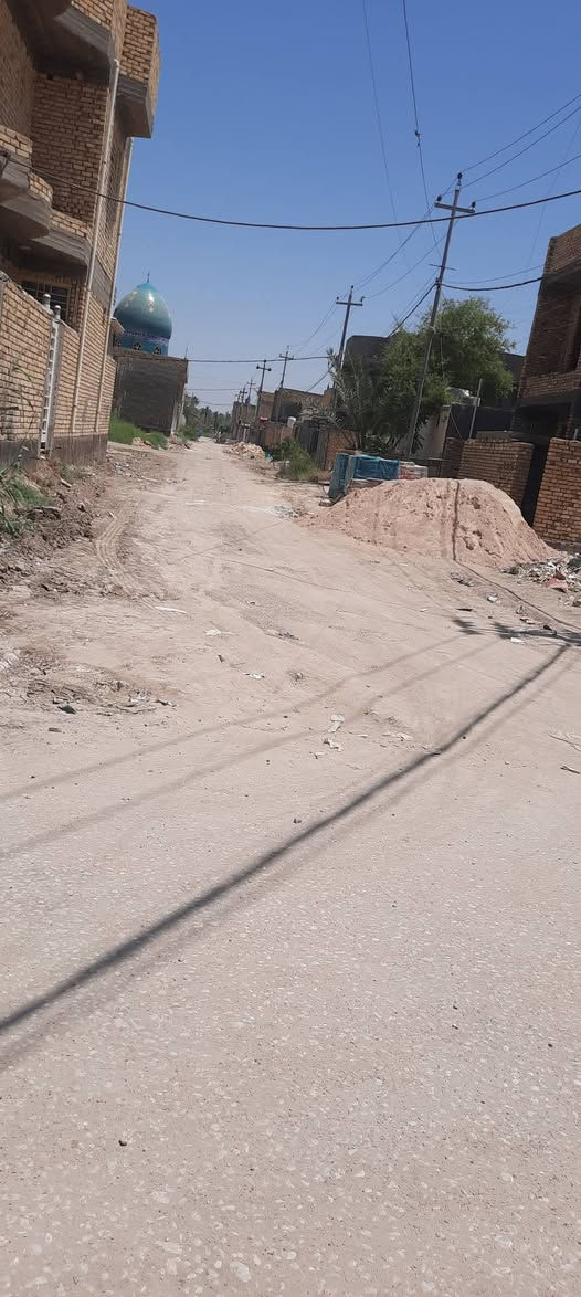 ياالله السلام عليكم 
بيت للبيع طابو صرف مساحه 100 تحويل مباشر غير مطلوب 
تسليم كامل مفتاح معه صبغ داخل وخارج وسخان وتانكي 
بناء جديد درجه اولى كلش نظيف متعوب عليه 
1 استقبال 
2. صاله جلوس
3مطبخ 
4مجمع صحيات منور 
5غرفه نوم 
6صحيات خارجيه 
بيتونه كبيرة
مكان بابل الهاشميه حي الأمير 95
شارع 20 مدخل شارع 15 شارع حسينية خالد

سعر جدا مناسب 
الاستفسار 
***********
