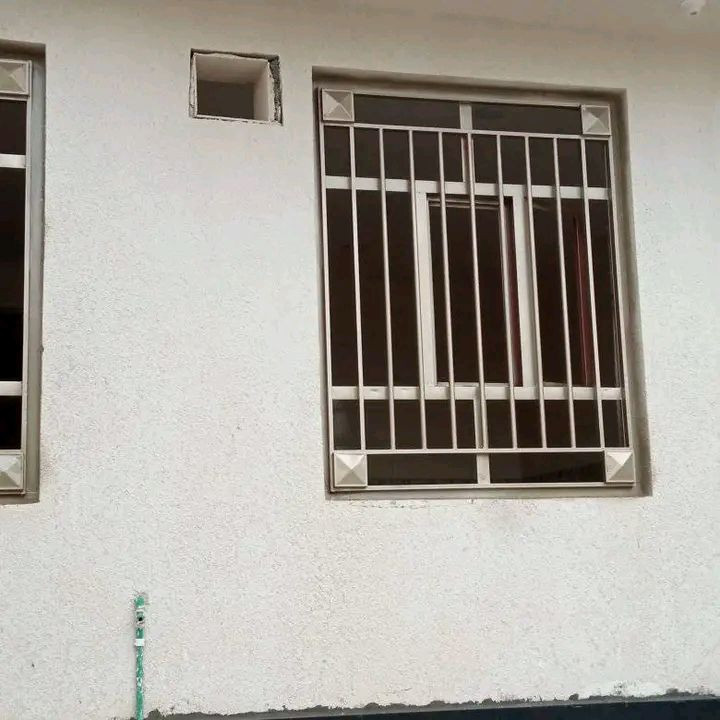 عليكم صباغ داخلي خارجي شبابيك واجهيات عوازل اسطح مانع رطوبه بابل 
***********
