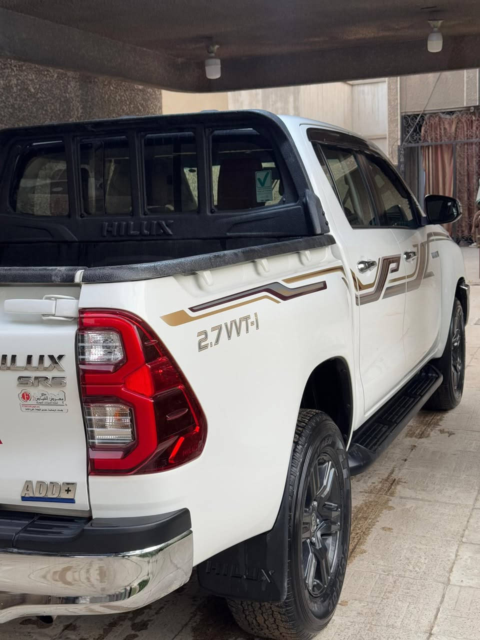 هايلكس (2021 ساز sas)
مواصفات ل (ADD+)
فول أخر مواصفات بل   (اربعه سلندر)
ماشيه (44 الف )
سياره نضيفه حيل استخدام كلش قليل
(بصمه )
وضعيات قياده (eco + power )
 داخل (ماروني) 
مكان سياره( بغداد )
أتصال ***********
