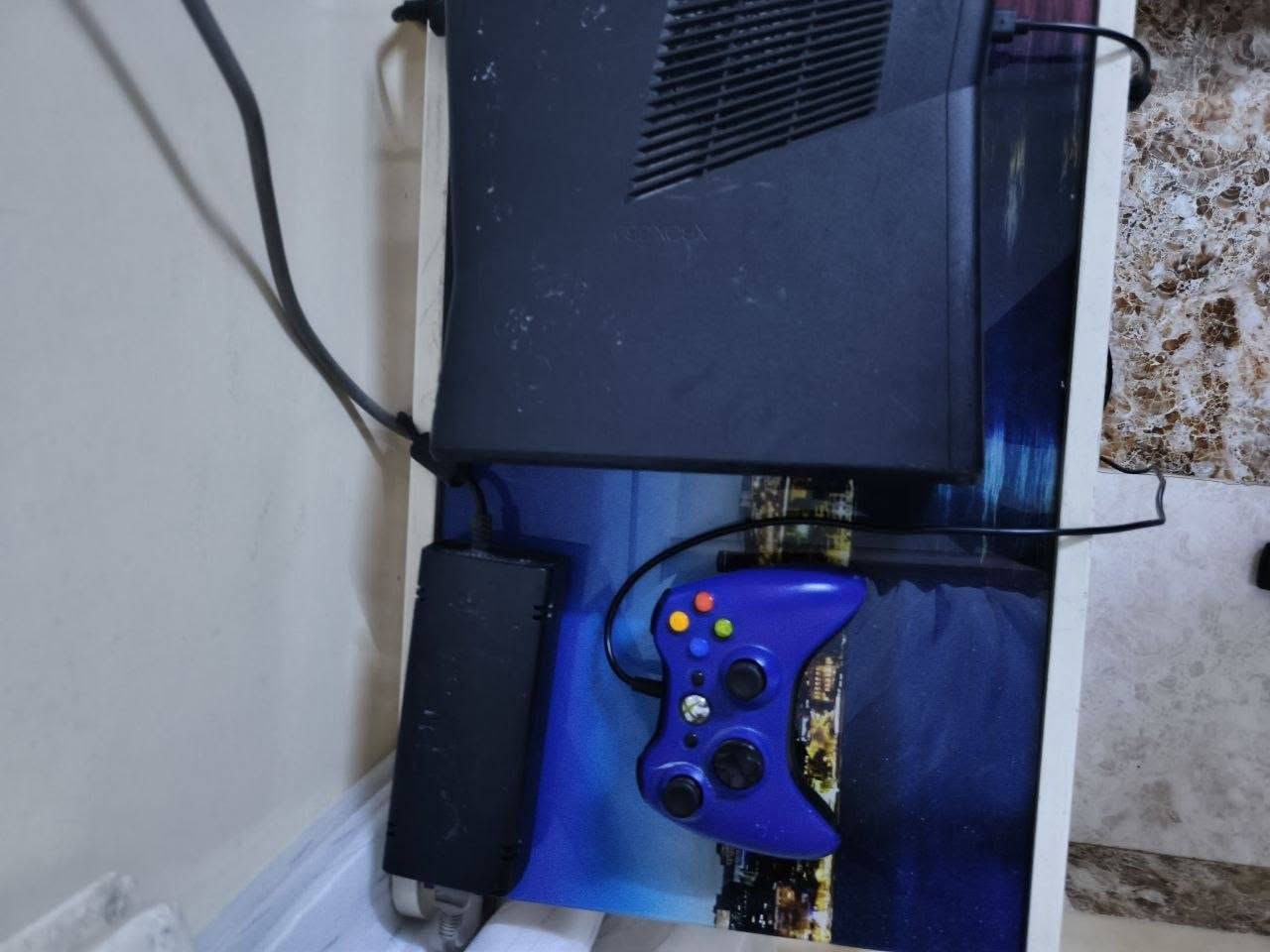 xbox 360للببع
الجهاز نضيف وشغال اي عيب مابي ويا يده وحده والعابه مهكره كامل gatمهكره وforzaمهكره وبي العاب هواي
سعره 100الف وبي مجال قليل
شراي اتصل‏‪***********‬‏
عنوان كركوك حي نصر
