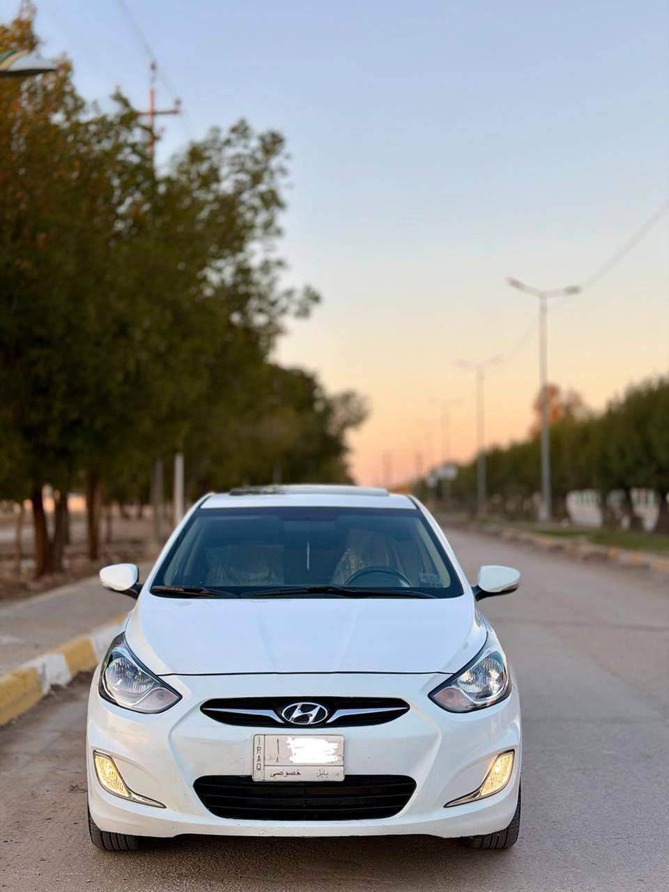السلام عليكم
للبيع هونداي اكسنت خليجي 
موديل 2014 السياره مكفوله عده شبر صبغ بالبنيد والباقي كفاله 
السياره فول مواصفات 
رقم بابل الماني تحويل ثاني يوم 
مكينه 1600 دوش 
فتحه سقف 
شاشه + كامره دواره 
5 ويل كب كروم 
اشاره بالمرايه + كشاف امامي 
تحكم ستيرن جهتين 
داخل بيجي 
السياره ماشيه 200 الف 
جاهزه كير ومكينه وحداديه وتبريد وتخم تاير كله جديد 
السياره مسويلها ادامه كامله للمحرك والكير ومنضومه احتراق 
مكان السياره حله شارع 60 
السعر 113 وبيها مجال بسيط حق الجيه 
للاستفسار /***********
