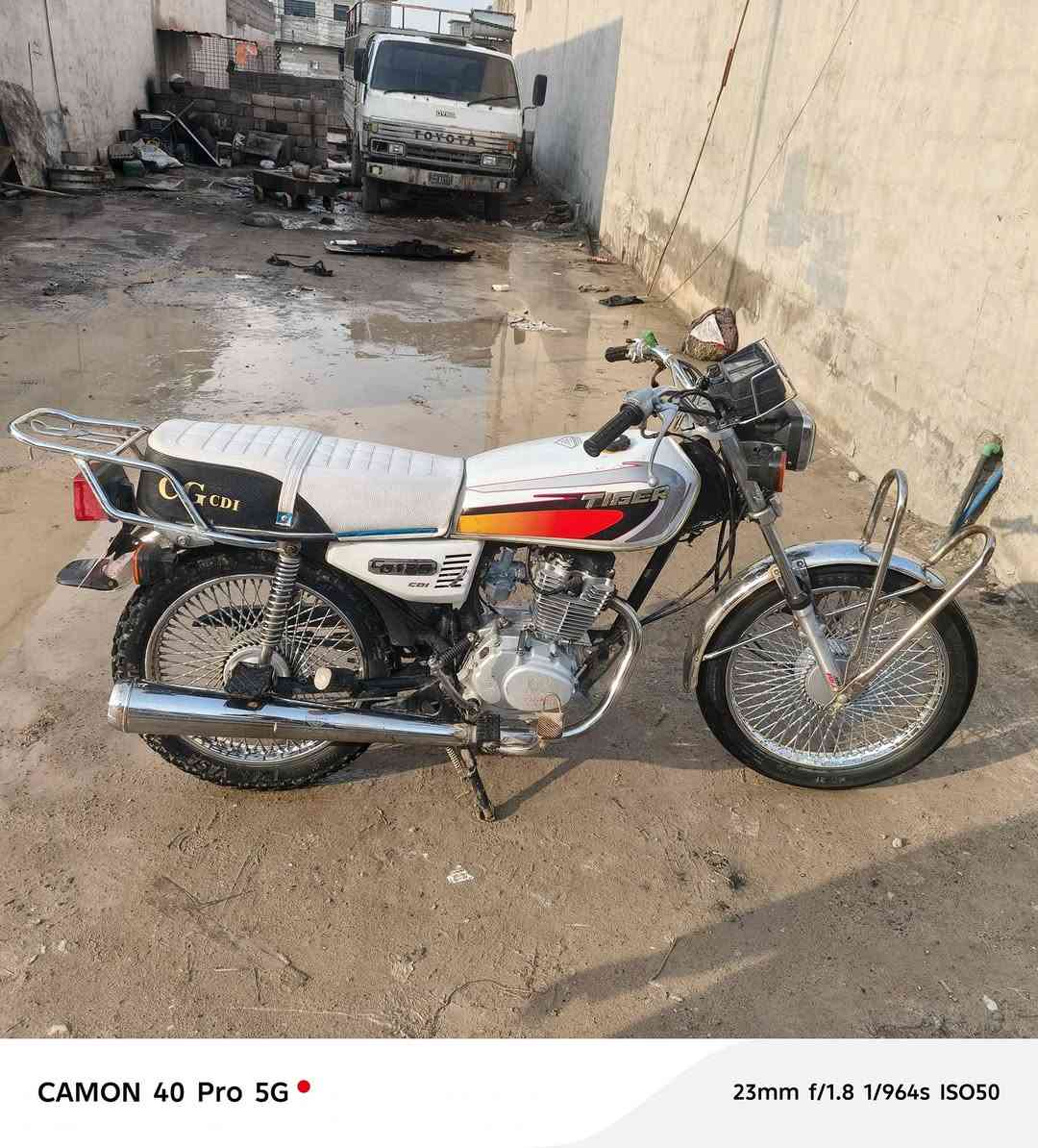 ماطور للبيع سخت 2020محرك مفتوح لا صرف ولا نفخ السعر 400بي مجال حك جيتك الرقم للتواصل *********** بي واتساب
