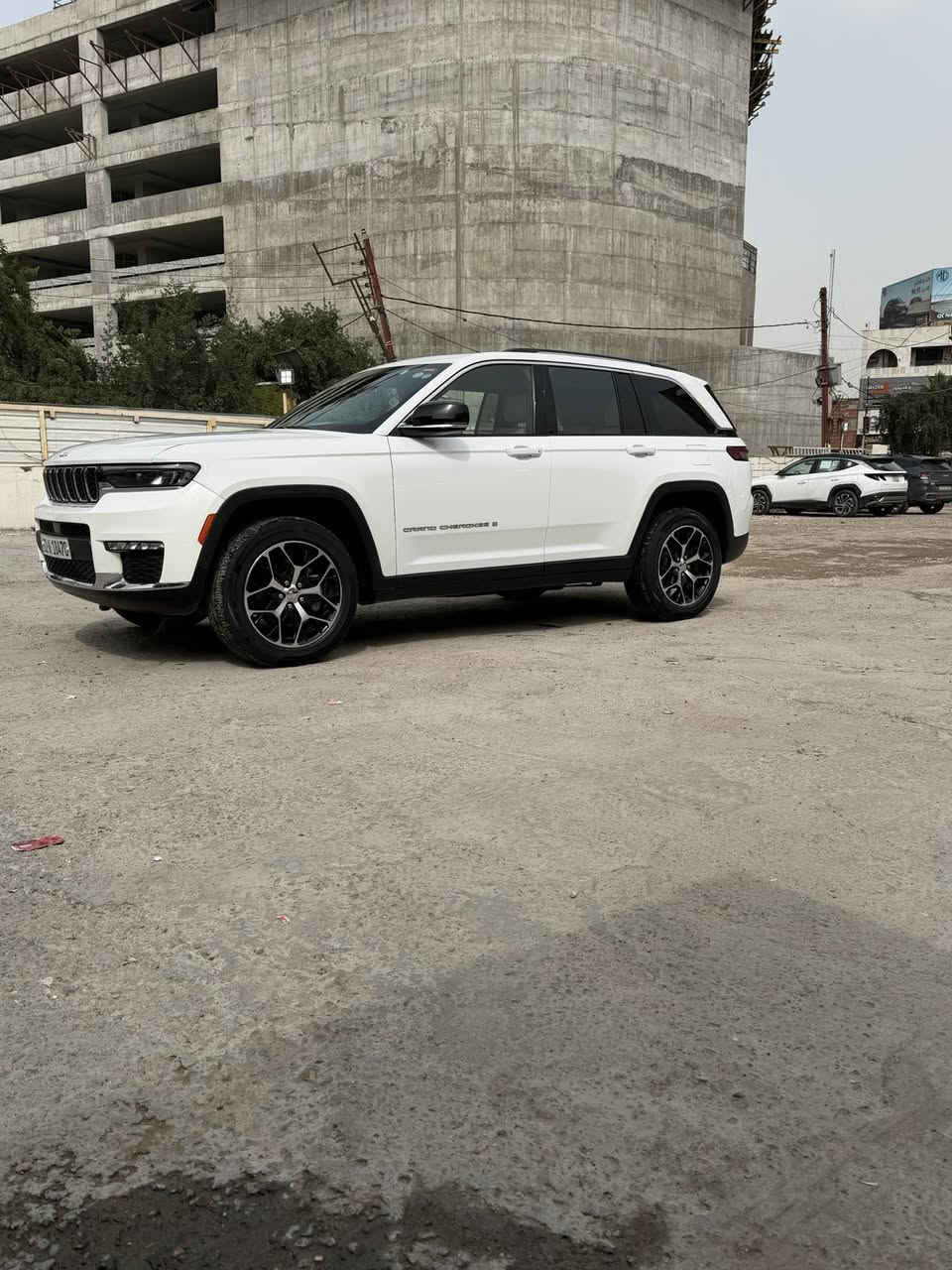 جيب لمتد 2023 5 راكب رقم اربيل
عداد السياره54 الف 
فول مواصفات عدا الجكات 
داخل عسلي  
بانو راما 
حساس امامي خلقي 
رادرات 
جنطه كهرباء شفط
شفتات استيرن
كشنات كهرباء ومساج
حادث جداً بسيط مثل مموضح بالصور 
السياره بدون يرباك بدون دواخل 
مكان السياره بغداد وصاحب السنويه ايضاً من بغداد 
رقم الهاتف ***********
