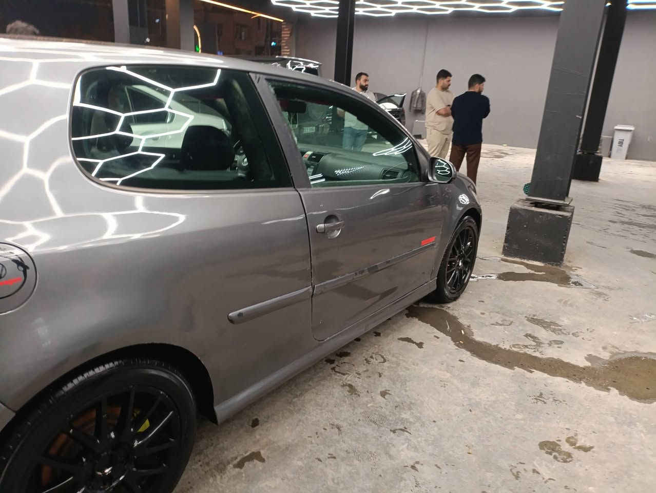 جيتا جي تي اي 
محرك 2500 5سلندر 
تك باب 
مصبوغه عام 
رقم بغداد 
مكانها الاعظميه 
رقم الهاتف ***********
السعر 55ورقه
