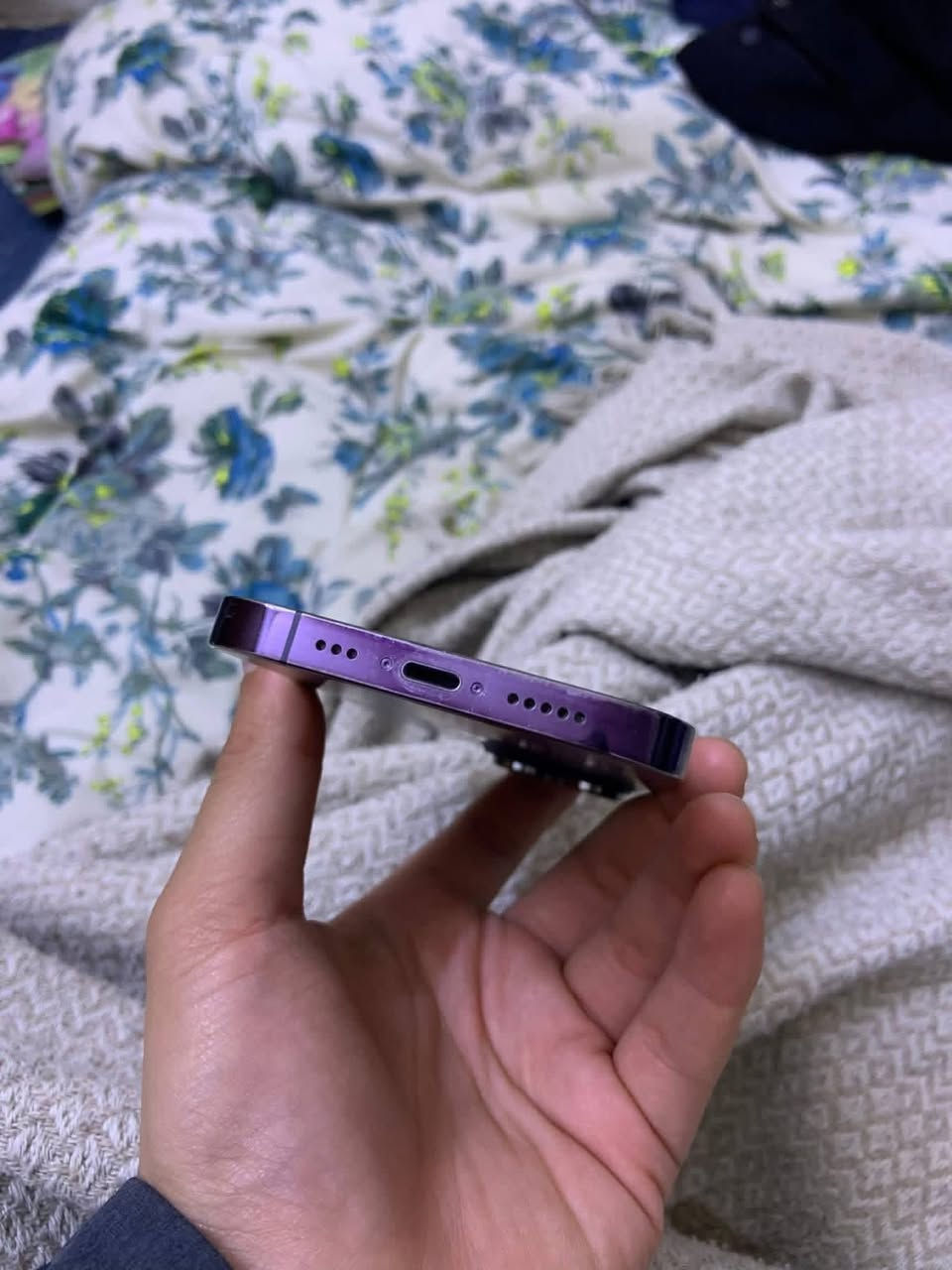 ايفون 14 برو صغير 
جهاز كلش نضيف 
بلادي وتر مامفتوح ولا مصلح 
بطاريه 74 
جهاز كامل ملحقات عربي شرق اوسط 
السعر 525 بيع او مراوس 
هاتف ***********
