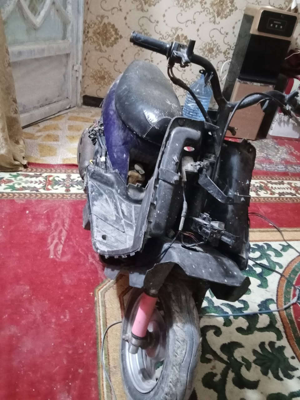 سلام عليكم دراجة بيجي 60 للبيع سعرها 170 وبيها مجال للشراي مكاني ناصريه منصوريه وهذه رقمي ***********
