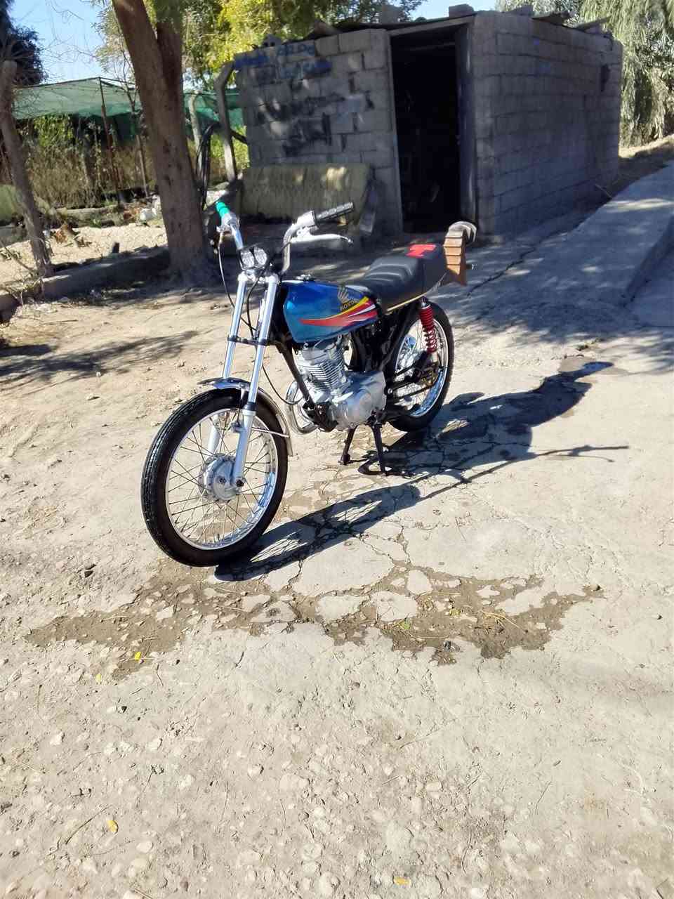 السلام عليكم  دراجه البيع مكفوله موديل 15تعمير 25السعر خاص هاذه رقمي ***********
