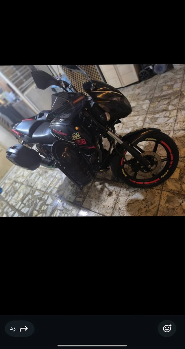 السلام عليكم بولسر نيون موديل ٢٢ محرك ١٥٠cc مدفوع الكمرك واوراق اصوليه مزوده بغراض جنط خلفيه ودبلات خلفيه غازيه وتاير عريض وبلوجكتر اصفر ناصي عالي ابيض  مكفول المحرك من الفتح الدراجه بعده جديده  المكان الحريه الدور السعر مليونين وبيه مجال للاستفسار
***********
