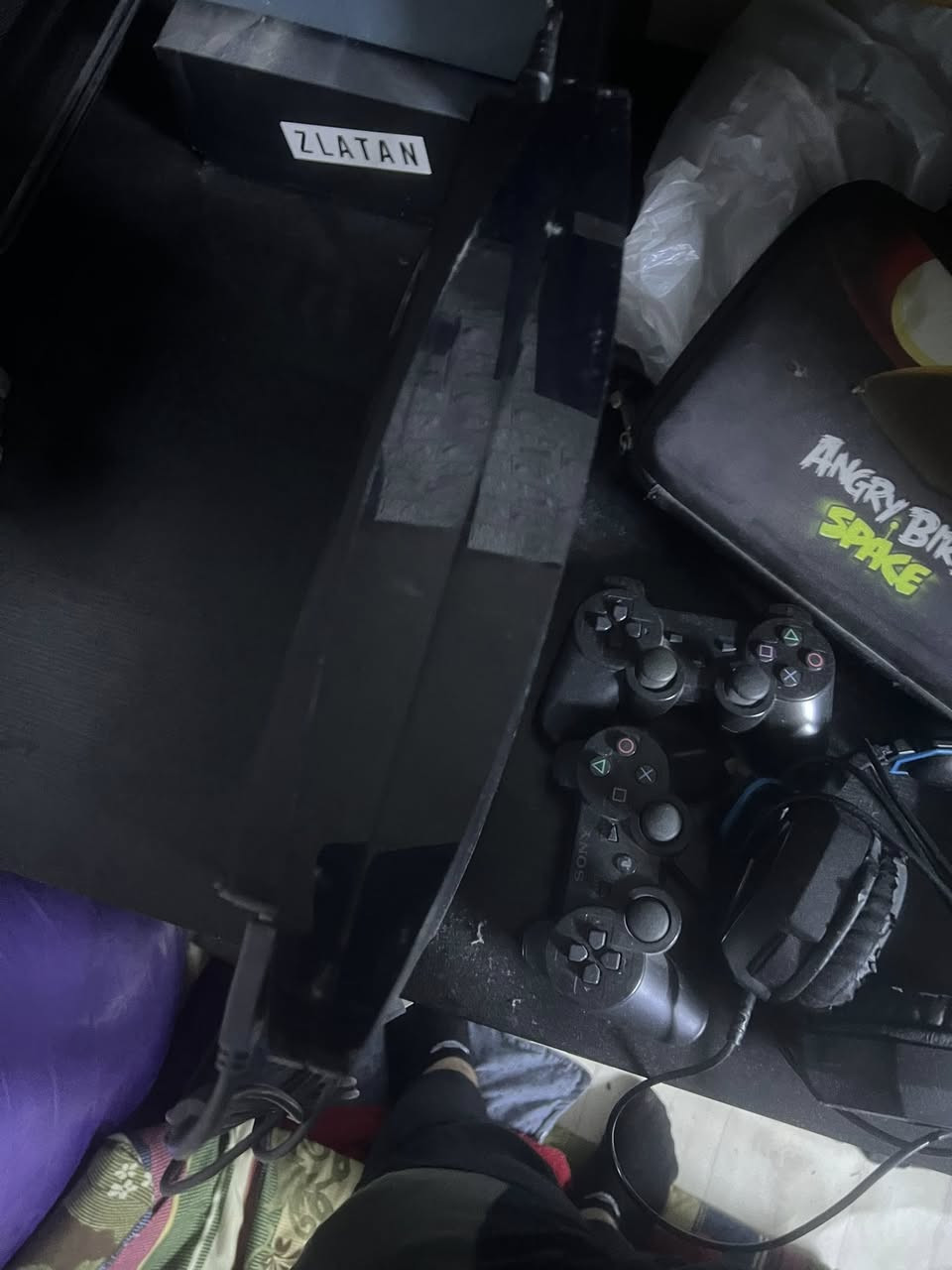 للبيع جهاز PS3  + معه ٥ ألعاب بسعر ٥٠ الف للتواصل ع الرقم الاتي : ***********
