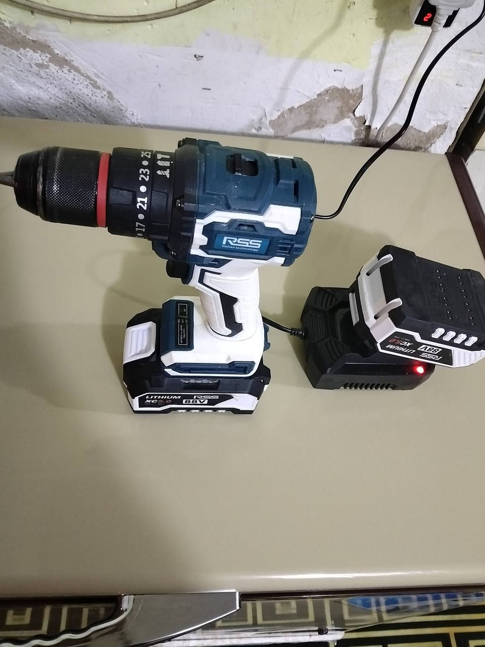 سلام عليكم
سنفره ودريل للبيع 

سنفره جميع اعمال تستخدم 

ودريل شحن باله أمريكي 3انضمه بطاريه كبيره

سنفره اخت جديده 60

ودريل40
مكاني الحسينية ***********
