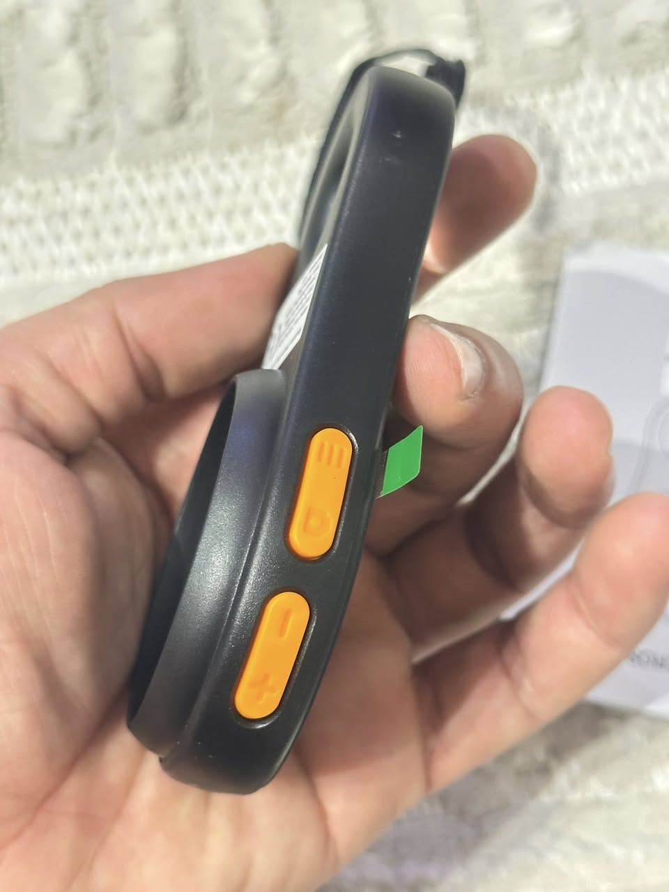 هذا الجهاز هو مجهر رقمي محمول، يُستخدم للتكبير والفحص الدقيق للمواد المختلفة.
أبرز المواصفات والمميزات:
التكبير: قدرة تكبير تصل إلى 500 مرة. 
الشاشة: شاشة IPS مدمجة مقاس 2 بوصة لعرض الصور والفيديوهات مباشرة. 
الكاميرا: عدسة بدقة 2 ميجابكسل لالتقاط صور وفيديوهات عالية الدقة. 
الإضاءة: مزود بـ 8 مصابيح LED قابلة للتعديل لتحسين الرؤية في البيئات المختلفة. 
الاستخدامات: مناسب لإصلاح الدوائر الإلكترونية، فحص العملات والمجوهرات،السعر 25 الف


**إذا كنت صاحب هذا الإعلان وتريد حذفه لأي سبب، رجاءا أرسل رسالة إلى الدعم الفني**