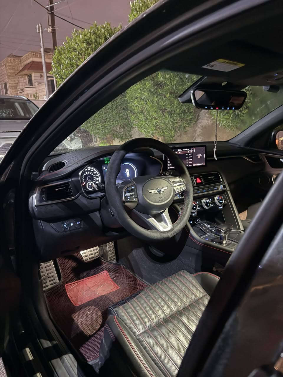 السلام عليكم
جنسيس g70 موديل 2023 
ماشية 44 كم 
محرك 4 سلندر دفع رباعي
لون رصاصي داخل اسود مطعم بأحمر
مواصفات 
كراسي كهرباء تدفئة تبريد 
مري شفط نقطة عمياء 
حساسات 360 
كامرة خلفية 
اضوية ليد 
تشغيل عن بعد 
تدفئه ستيرن
فتحة سقف 
رادار امامي
كراسي ميموري
شاشة تدعم ابل كار بلي واندرويد اوتو
قطعه خلفيه تبريد
محرك 2000T GDI
5 وضعيات قيادة
انارة ترحيب 
دخول ذكي 
السياره نظيفه حيل 
وشرط الفحص 
سعرر238
مكان بغداد كرادة 42 
***********
