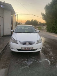 ٢٠١٣ • اوتوماتيك • داخلها جلد نضيف