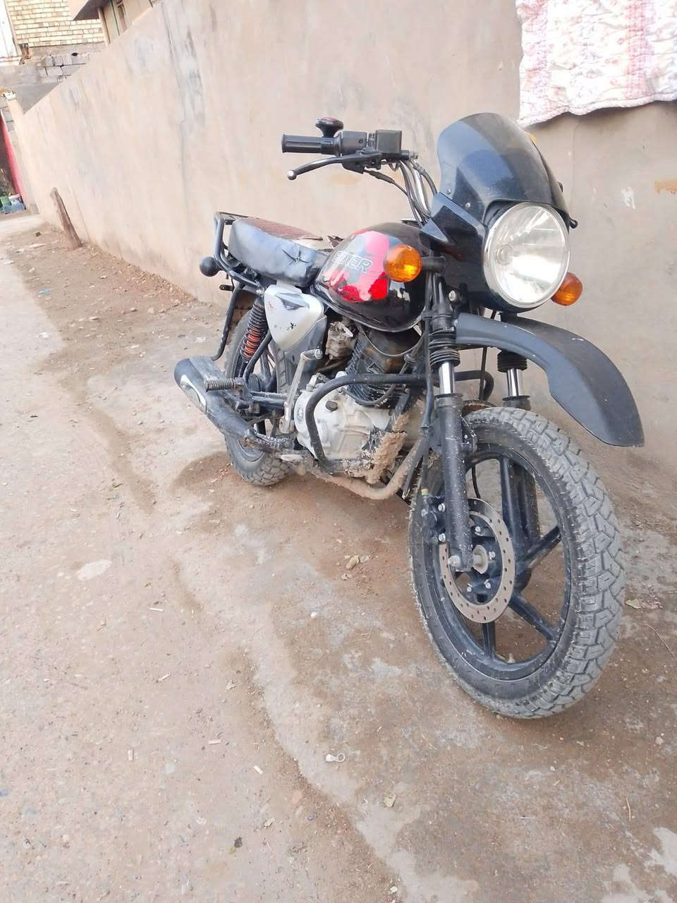 السلام عليكم دراجه بوكسر فحل إلى البيع  اوراق كامله موديه 2022 سعر مليون بيها مجال. لشراي  المكان بغداد سيطره الشعب  الرقم  ***********
