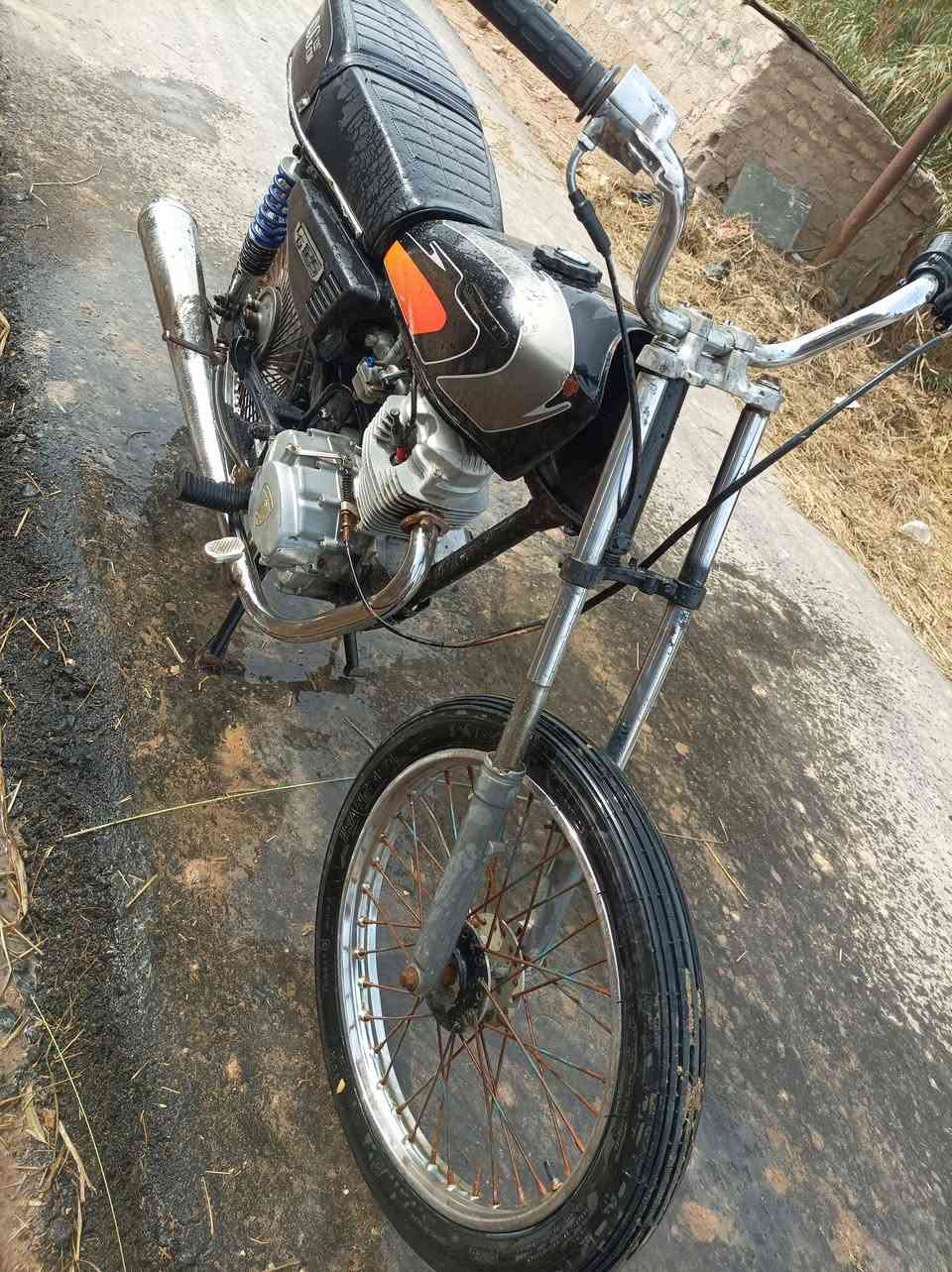 سلام عليكم شباب دراجه كلك كلك مكفوله لبيع او مراوس سعر 290 وبيه مجال مكان شارع حريه عباسيه رقمي *********** والشراي بي خير ويدلل
