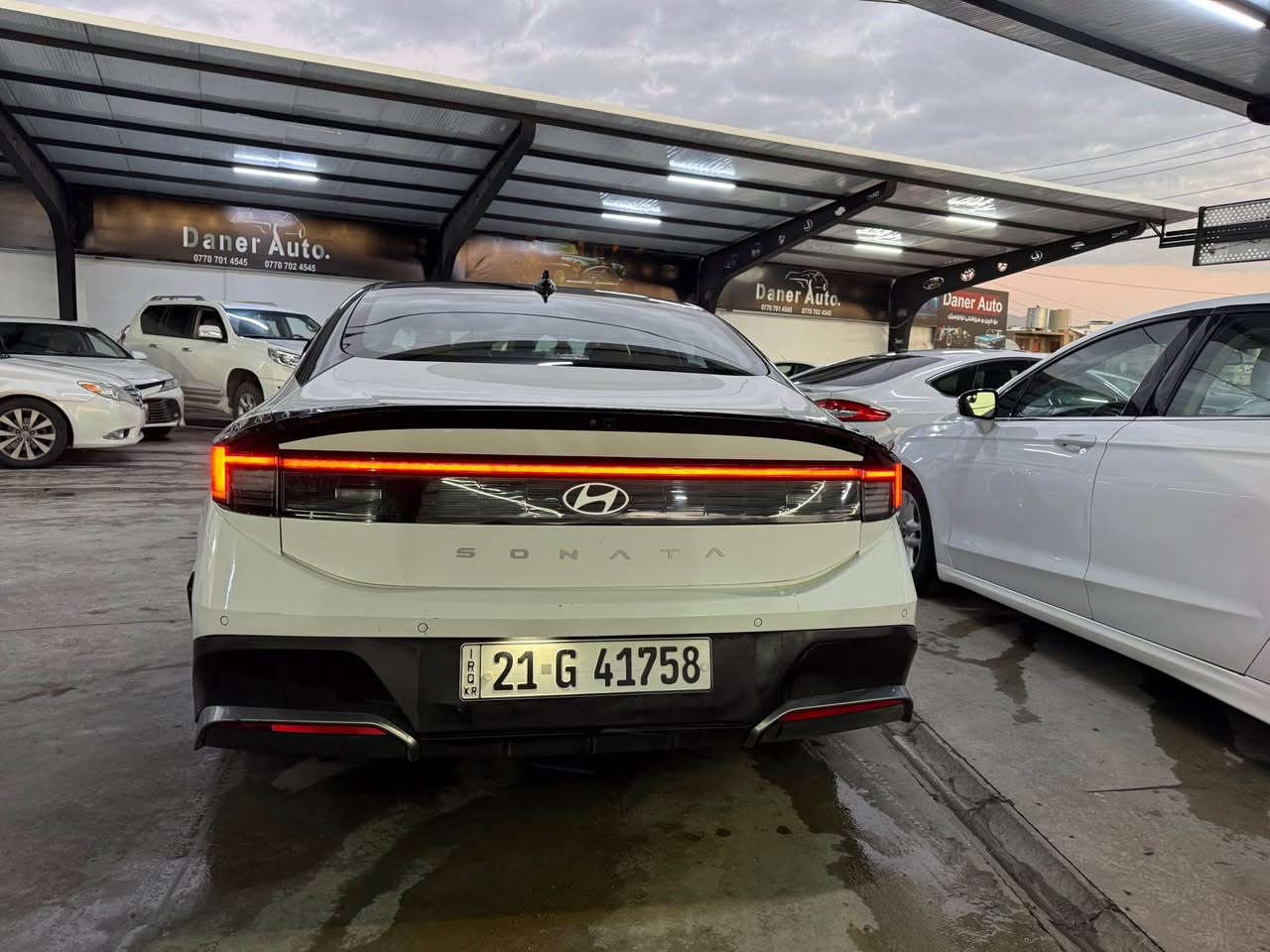 سوناتا 2024 هجين يعني بنزين وهايبرد 
سيارة تو كلر ومذكوده بالسنويه بيها جاملغ الامامي والخلفي ونص باب صبغ علما السيارة خليجه وداخل جملي ولايتات الامامية دبل عدسه
تحكمات كامل حساسات امامي وخلفي بادل شفت ستيرن تبريد مركزى واوتو هولد وهاند بريك بصمة تحكمات التبريد لمس بصمة تشغيل و بيبان بصمة وترحيب و تشغيل عن البعد وضعية القيادة سپورت و ايكو و نورمل مرايات شفط تنفتح و تنسد عن اقتراب او بعد من السيارة ماشية ٧٠ الف كيلو سيارة بدون ايرباك و دواخل تخم تاير تويو الياباني جديد دهن و فلتر جديد من الشركة سنويه و هزة و براد جديد وباسمي تريد تحويل او وكاله نفس اليوم سعرها ٢١٠ وبيها مجال قليل مكانها سليمانية مركز المدينه للبيع والمراوسه برقم شمالي حصرا

0772 977 2705 السليمانية, العراق
