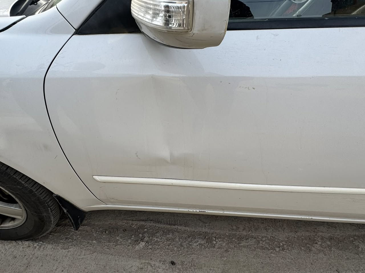 سوناتا ٢٠٠٩محرك ٢٠٠٠ خليجي كلين تايتل، بيها حادث في الباب الخلفي للراكب ومبدل.
أبيع صبغ عام، مكفولة من الكلبة والجراد مبدل محرك جديد وتفرعات جديدة عليها أدامة كاملة.
 المكان ديالى المقدادية 
السعر ٩٥ وبيها مجال بسيط.
للإستفسار واتس: ***********
