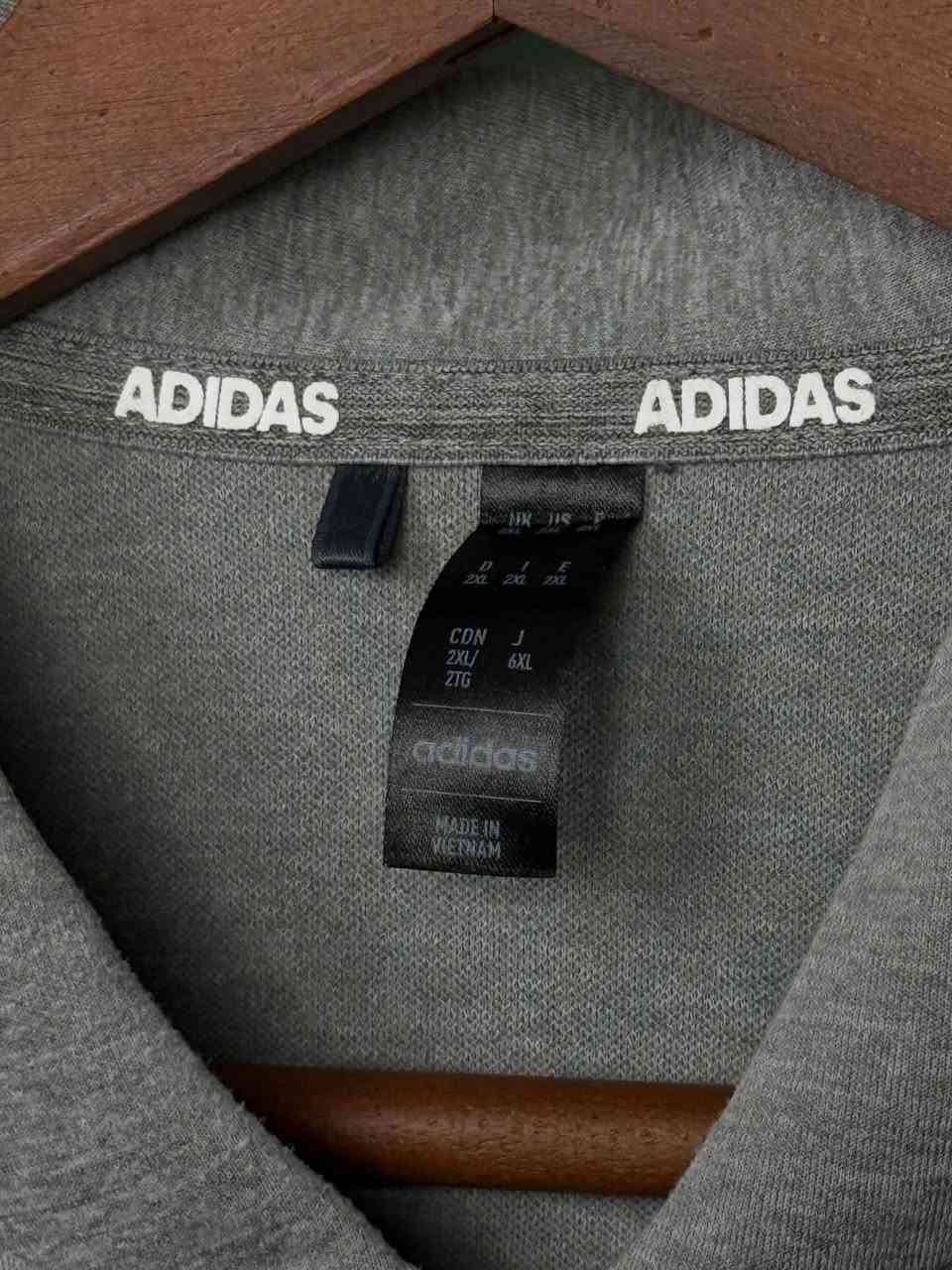 Adidas 
تيشيرت ياخة ماركة اديداس 
لون رصاصي 
خامة بوليستر ناعم 
خاصية امتصاص العرق 
ستايل كاجوال مناسب للاستخدام اليومي 
بلد الصنع : ڤيتنام
القياس : 2XL 
عرض الصدر : 72 سم
توصيل مجاني داخل بغداد وباقي محافظات العراق 🚚


**إذا كنت صاحب هذا الإعلان وتريد حذفه لأي سبب، رجاءا أرسل رسالة إلى الدعم الفني**