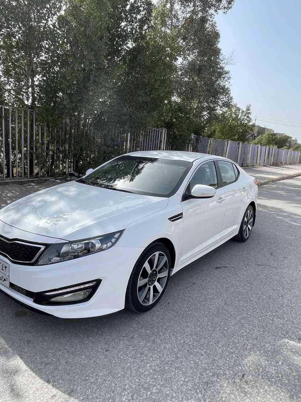 السلام عليكم اوبتماا 2014 خليجي فول مواصفات
عدا الفتحه رقم سليمانيه بيه نص باب صبغ والباقي كفاله عامه
مواصفات 
محرك 2400 دبل كزوز 
بصمه تشغيل وابواب وصندوق 
لد امامي + لد خلفي 
حساسات + كامره خلفيه 
كشنات جلد 
تبريد قطعتين 
وباقي المواصفات معروفه 
السياره جاهزه تخم تاير حداديه تبريد ثلج 
السعر 138$ مكان السياره واسط نعمانيه للاتصال 
***********
