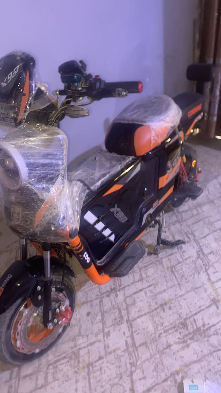 سلام عليكم دراجه شحن x900 5 بطاريات ملفها 2000 بيها صندوك بل جيس مشحونه اقل من 20 مره بصمه اصبع ونسختين سويج وريموت لدات شغاله نشرات شغاله سعرها 610 وبيها مجال مكاني الزبير  ***********
