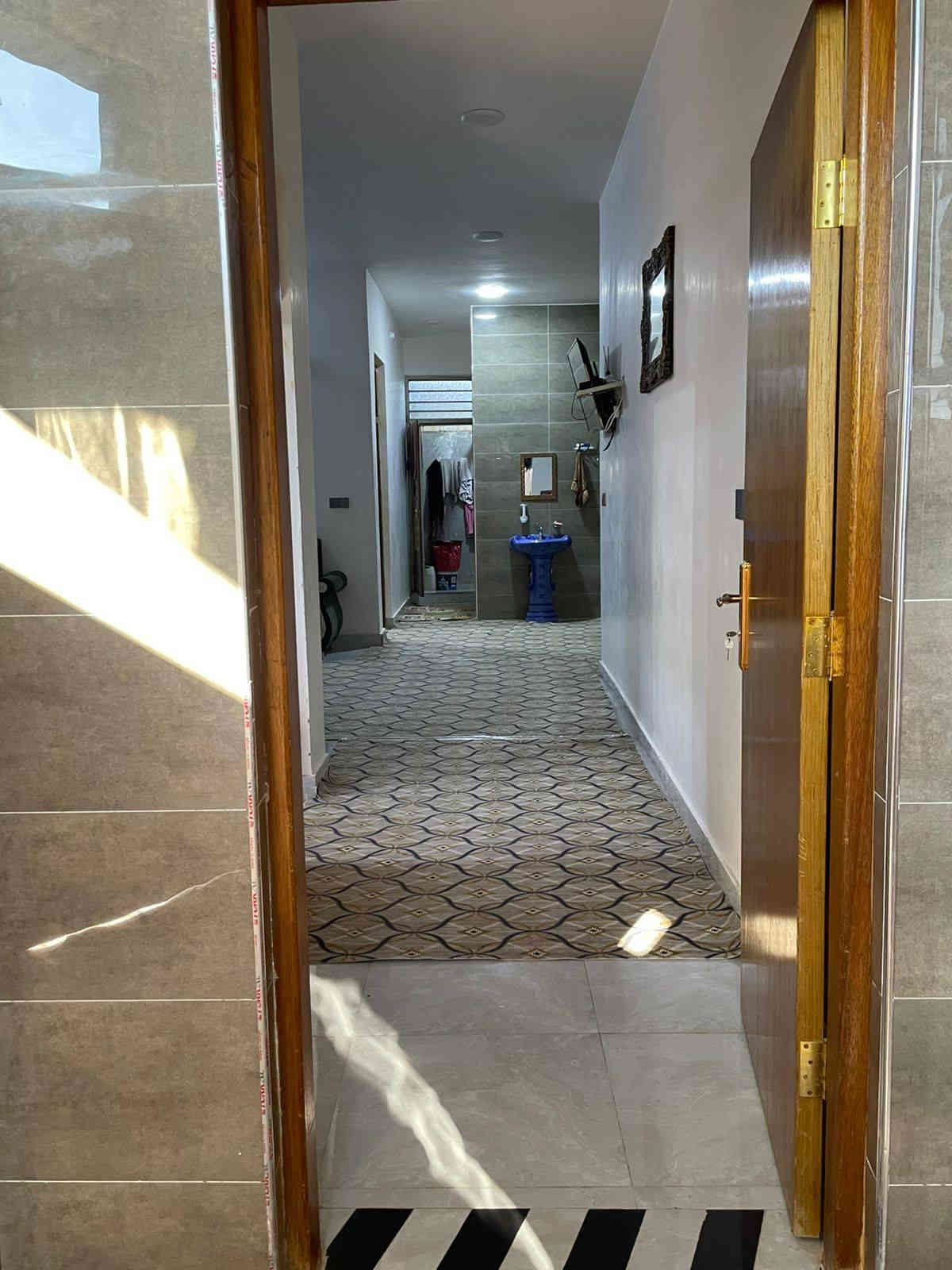 بيت للبيع مساحته 250 متر  طابو صرف بنات حديث 2024 مكان العزيزية الشهداء  الوجيه ١٢ ونص
والنزال ٢٠ يحتوي على خمس غرف نوم 
وصاله ٢
وحمام٢
ومطبخ
ومدخل +استقبال 
مع منور ٢

للاستفسار الأتصال ع رقم ***********
