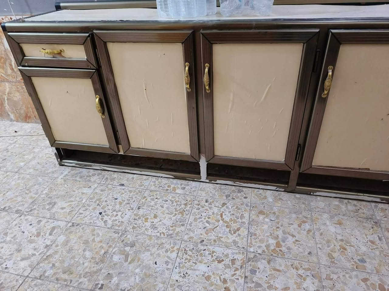 مجموعة اغراض للبيع اسعار مناسبة المكان بغداد لايوجد توصيل


**إذا كنت صاحب هذا الإعلان وتريد حذفه لأي سبب، رجاءا أرسل رسالة إلى الدعم الفني**
