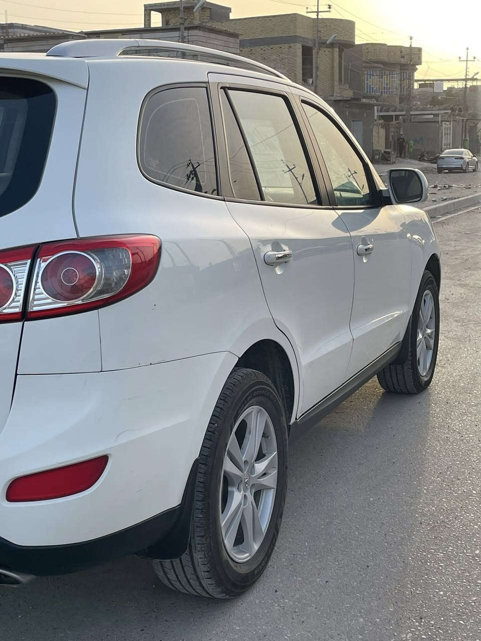 سنتافيه للبيع موديل 2011  فول فول موصفات فتحة تبريد تلث قطع كامرة بالمراية خلفيه حساسات كشنات جلد ثلاجه مثبت سرعة بعد بيه هواي   كفاله عامة ضربة وصبغ وتبديل و مكينه 6 سلندر  وكير  وحدادة  تخم تاير السيارة جديدة حيل  كلش حلوة مامتعوبه مال بيت رقم الانكليزي سنويه جديدة   وكله باسمنه تحويل ثاني يوم الاتصال ***********  مراوس حسب القناعة
