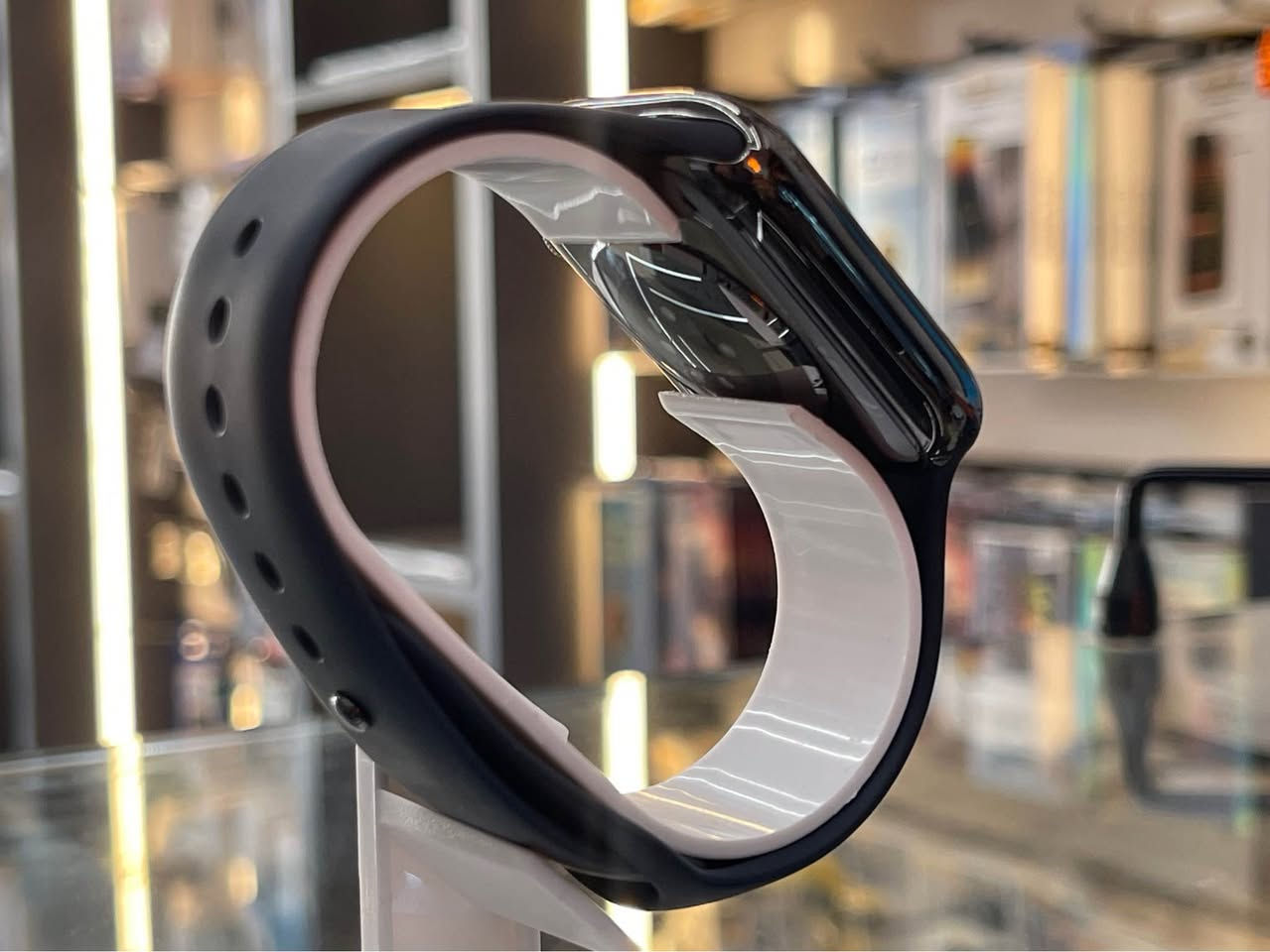 Apple Watch series 9 45mm Graphite Stainless Steel CEL

Battery health 87%
Storage 64 GB 

کاتژمێری ئەپل زۆر خاوێن و بێ کێشەیە
کەم کاری کردوە کارتۆن و ئەشیایی خۆی لەگەڵە 

نرخی ٣٥٠ هەزار 

ژمارە مۆبایل 
0750 4237688
0750 7722114 أربيل, العراق
