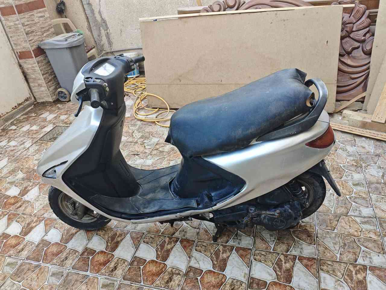 دراجة فراشة للبيع
تاير امامي جديد
دبل خلفي اصلي بلادي 
الكفرات واضحة نظافتهن بالصور شبه نظيفة
بيها خيط تبخير
كهربائيات ما بيها
الكشن اني معلي وحاطلة سفنج هواي وهيج صاير 
ب235 ألف وبيها مجال بسيط 
العنوان حلة حي الشهداء قرب القرية مول 
للاتصال او المراسلة واتس 
***********

