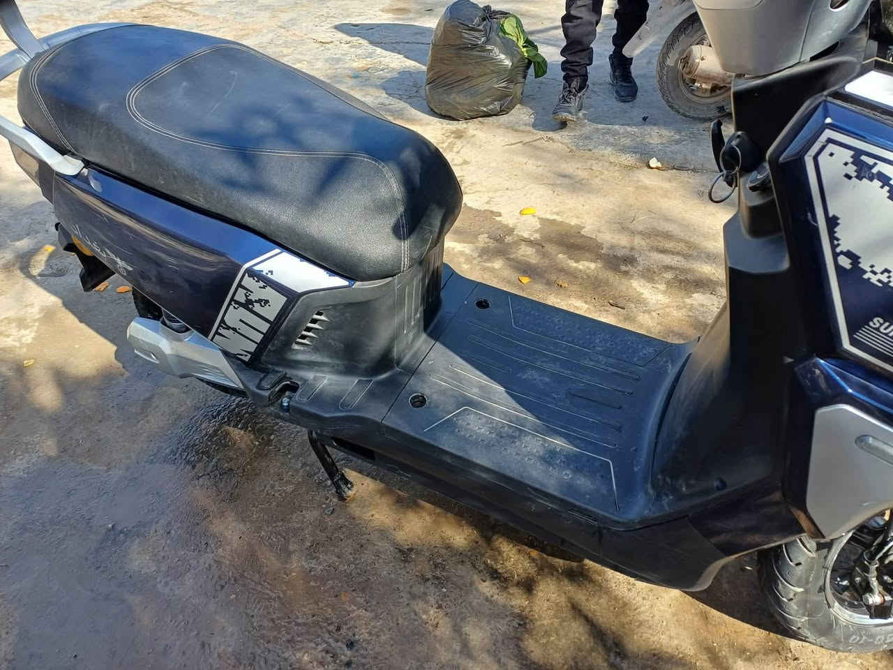 السلام عليكم .س400الف
دراجة شحن.جديدة كلش.
بك خلفي ..وهواي تفاصيل اكو بعد
بدون بطاريات..متروكة..و بطاريات حرمت.ت***********
