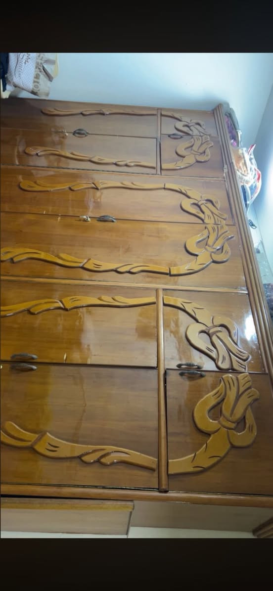 السلام عليكم غرفه نضيفه لبيع مكاني حي العامل قرب جامع ابو بكر ***********
