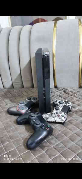 بلي فور مهكر حيل حيل نظيف مامفتوح لوك ستيكر يحتوي على 4العاب قويه مثل ماموضح بالصوره يحتوي على 3جوستك شغالات مابيهن اي عيب شرط الفحص والضمان السعر 230وبي مجال للطيبين توصيل جميع المحافظات متوفر ***********
