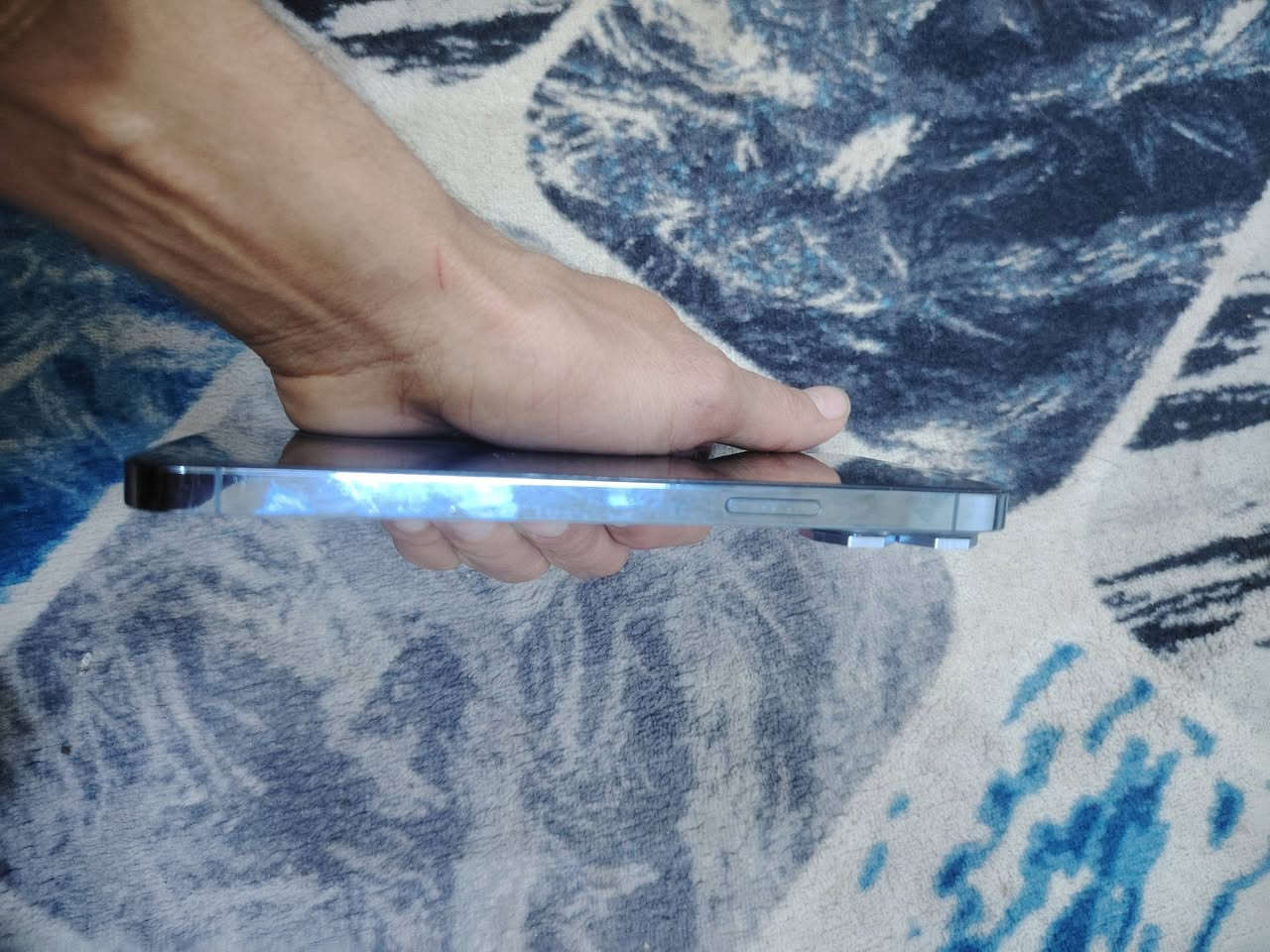 السلام عليكم موبايل 13 برو ماكس شرق أوسط ذاكره ٢٥٦ لون بحري نضيف كلش حلو مبدل شاشه وكاله كلش حلوه فقط كامره ثانيه تشتغل ساعه تشتغل ساعه لا السعر ٥٥٠ بي مجال بسيط
***********
