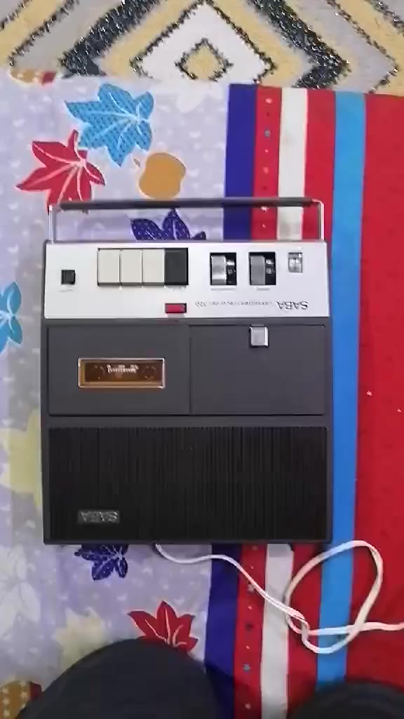 سلام عليكم للبيع مسجل من شركة سابا الالمانيه جهاز جديد بدون عيوب او تصليح مع الحقيبه جلد يشتغل بطاريات وكهرباء 220 
السعر 85 الف مكاني ناصريه المركز لايوجد توصيل للاستفسار المراسله عالخاص وشكرا


**إذا كنت صاحب هذا الإعلان وتريد حذفه لأي سبب، رجاءا أرسل رسالة إلى الدعم الفني**