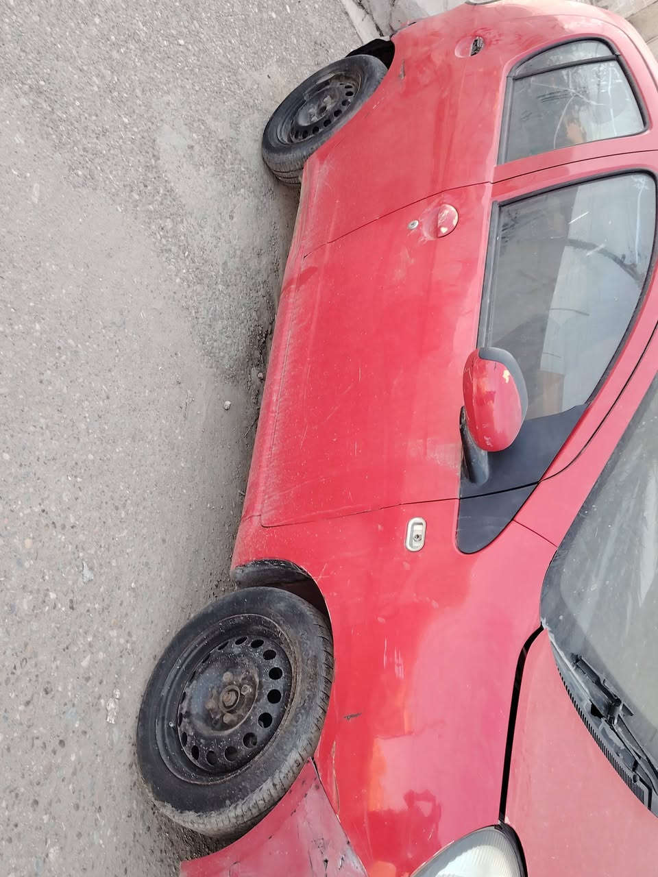 السلام عليكم سياره مديل 2013
سياره َكفاله عامه من مكينه من كهربائيات كير شغل بس نمره عله بك مارجع ثكيله  سعره 18بيه مجال تفاصيل عله هذا رقم ***********
