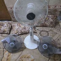 مراوح لبيع. جداري ثنين. 12الوحده.  والثالثه كهرباء وشحن.  12،،   الماط...