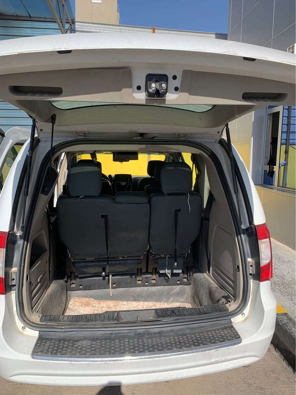 كلايسر كرفان ٢٠١٦

١٦٢.٠٠٠مايل

٢ قطعه تبديل شركة

٢ نص قطعة دعم أمريكا

ايرباك دشبول سيستم 

سيارا فول مواسفات 

باب صندوق كهرباى تحديد سرعة   

شاشة نيظام تلفزون

سعر١٣٨$ اكو مجال Singapore


**إذا كنت صاحب هذا الإعلان وتريد حذفه لأي سبب، رجاءا أرسل رسالة إلى الدعم الفني**