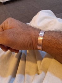 🌹اجمل هدية ممكن يستفيد منها الاحباب🌹 ( السوار النحاسي النقي) متوفر الس...