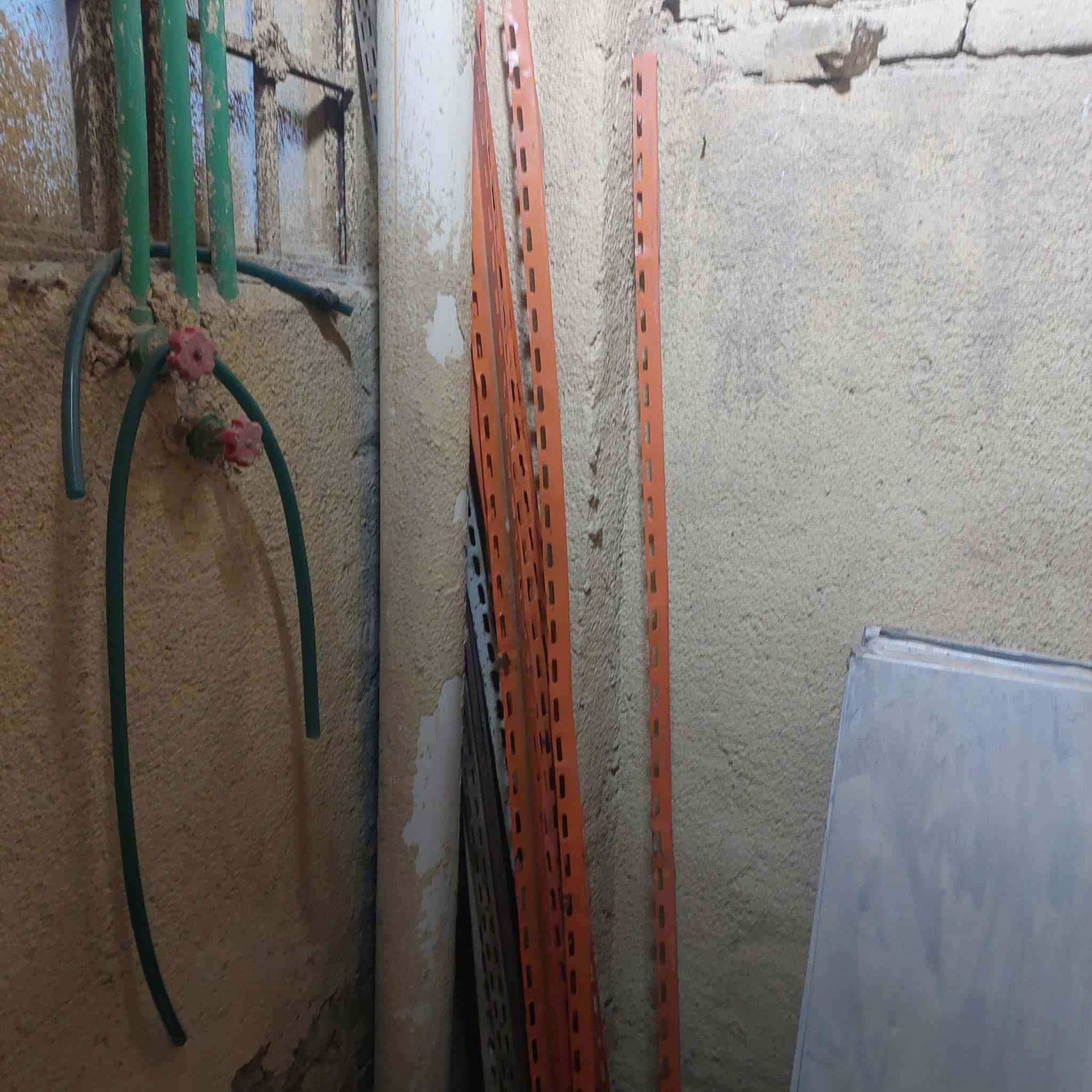 هذني ارفوف حديد العدد سته كل رف اربع طوابق وكثر يصيرورف الخشب مال العرض واحدرفوف الواحد 30وبيه مجال والخشب 75وبيه مجال  مكانه الخاجبه مقابيل صحة واسط


**إذا كنت صاحب هذا الإعلان وتريد حذفه لأي سبب، رجاءا أرسل رسالة إلى الدعم الفني**