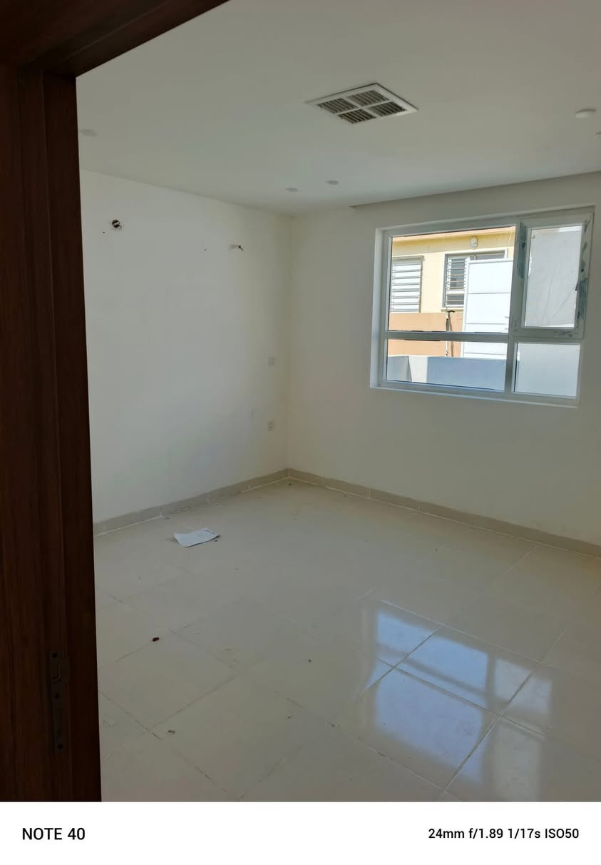 بسم الله للبيع بيت, 200م طابق ونص فقط, 475 ورقه مستعجل للبيع سعر ارض فقط بناء حديث***********    ***********
