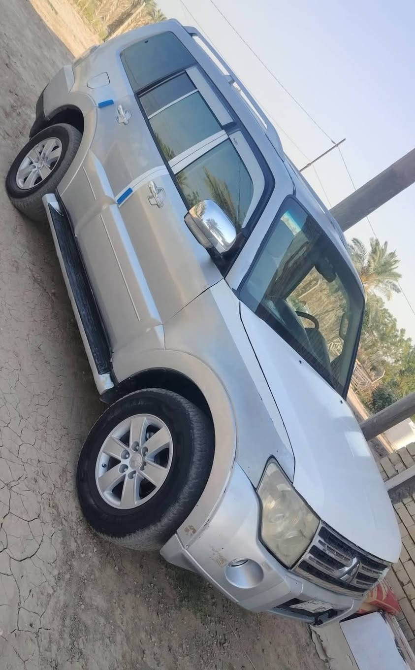 باجيرو موديل 2008
مكينه 3000 بيه اربع قطع صبغ مكينه تجفيت جديد صدرها نص ونص سياره اصوليه بس بدون تحويل راعيها ميقبل يحول وقايم دعوى ع الي باعني ابيعك بدون تحويل راعيها موجود بس ميقبل يحول رقم صدامي قديم مواصفات كامله عدا الدمام 
السعر 58
ترهم مراوس 
***********
