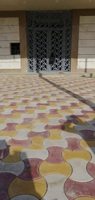 كادر خلف مقرنص و كرمستون            ***********
          
                                                    
                                                    ***********

حسب الطلب اتريد كرسته وعمل اتريد بس عمل
