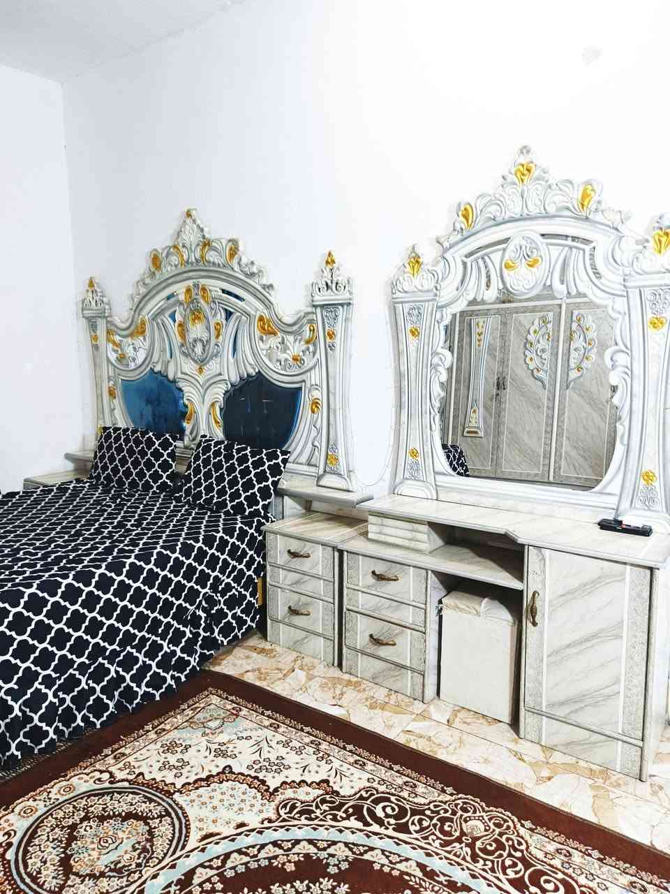 غرفة نضيفه جدا
ب850وبيها مجال شراي خاص


**إذا كنت صاحب هذا الإعلان وتريد حذفه لأي سبب، رجاءا أرسل رسالة إلى الدعم الفني**