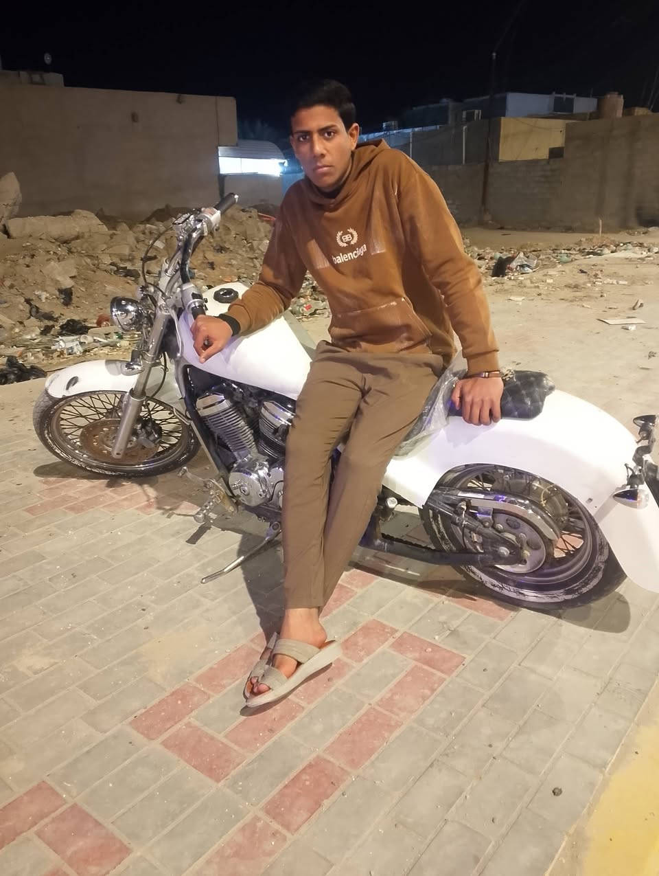 سلام عليكم  للبيع بسعر 1000وبيه مجال مكان كربلاء  دراجه حلوه بس بيها خيط بخار بل خانه لخلفيه هستوه بادي للعلم دراجه بس مكاتبه***********
