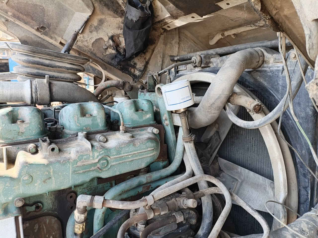 محرك فالفو  اف 12 /122. لا تبخير وله تنقيص سعر 35 العنوان بغداد حرف النداف ***********
