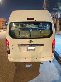 تويوتا هايس • ٢٠١٠ • رقم بغداد